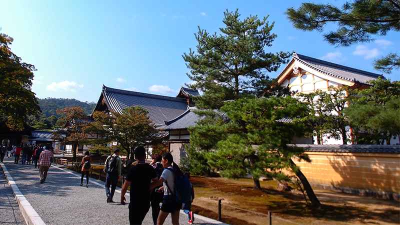 金閣寺入口
